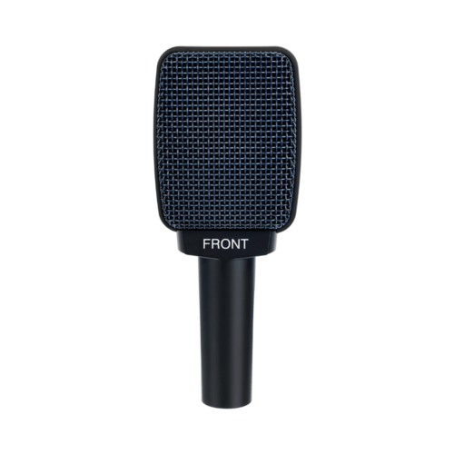 Microphone dynamique pour ampli de guitare Sennheiser e906 vu de face sur fond blanc.