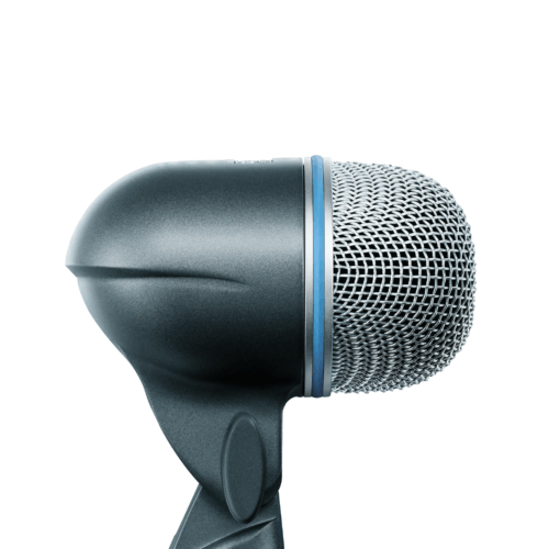 icrophone dynamique Shure Beta 52A vu de profil sur fond blanc.